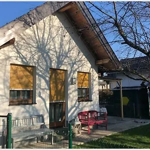 Knusperhaus Mit Garten Сasa de vacaciones